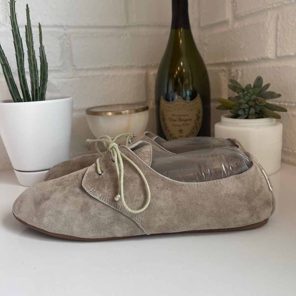 Hobes Shoes “Boat” Never worn. SZ 39 (8.5-9.0)